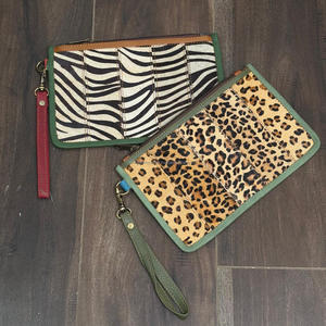 กระเป๋าสตางค์หนังแท้สำหรับผู้หญิงแนวตะวันตกทำจากหนังแท้พิมพ์ลายสัตว์แบบพรีเมียม - Product Image 4