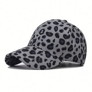 Casquette de baseball en velours côtelé imprimé léopard, nouvelle collection, chaude, tendance, pour activités de plein air, pour femmes et hommes - Product Image 6