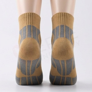 Chaussettes courtes pour hommes, couleur unie, tricotées, respirantes, en coton et élasthanne, motif géométrique, usage quotidien, style classique d'été - Product Image 2