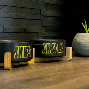 Alimentador doble portátil de lujo de calidad superior, diseño esmaltado de forma redonda de agua y alimentos con soporte de madera, cuencos y comederos para mascotas - Product Image 3