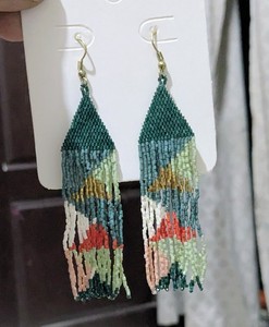 Set de Regalo Promocional Personalizado, Pendientes Largos con Flecos de Cuentas Miyuki Coloridas Hechas a Mano, Ecológicos y de Lujo para Mujer - Product Image 1
