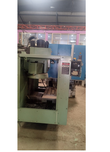 Used Vertical Machining <b>Centre</b> CNC VMC Machine For Precision Milling Drilling And Metal Machining - Product Image 5