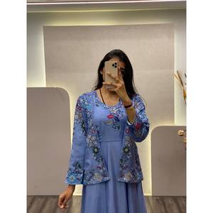 Vestido de Diseñador con Corte en A y Hermoso Estampado Floral, Cintura Natural, Estilo Festivo con Elegante Koti - Product Image 5