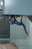 Centre d'usinage CNC VMC avec structure à haute rigidité et coupe stable pour pièces en acier et moules en aluminium