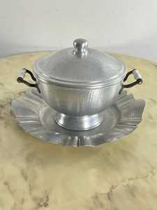 Soupière ronde en métal avec couvercle, bol de service classique pour buffet, idéal pour la restauration - Product Image 3