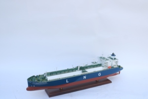 Maquette de navire tanker en bois Maran Gas Achilles faite à la main - Réplique à l'échelle d'un navire de transport de GNL haut de gamme pour la décoration de la maison ou du bureau - Product Image 2