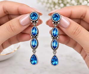 Boucles d'oreilles pendantes classiques en argent plaqué avec topaze bleue, style antique, pour femme, bijoux d'art, fiançailles, origine Rajasthan, avec assurance commerciale - Product Image 3