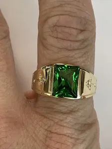 Anillo de Sello Vintage para Hombre con Moissanita Verde de Corte Brillante Redondo de 8 Quilates, Plata de Ley 925 Chapada en Oro Amarillo, para Fiesta - Product Image 6