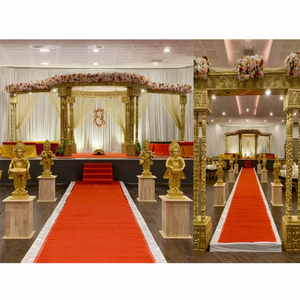 Mandap de Lujo para Bodas con Tres Pilares Dorados, Celebración de Boda Gujarati, Mandap de Fibra, Mandap de Boda con Fusión Bollywood, Malasia - Product Image 1