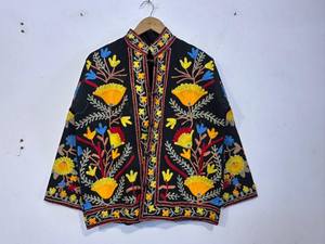 Veste bomber en velours tricoté matelassé brodé Suzani indien, respirante, écologique, réversible, manteau d'hiver pour femme, élégante - Product Image 4