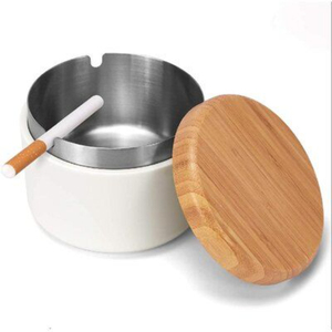 Cendrier en bois naturel et métal, forme personnalisée, couleur marron et argent, cendrier de table pour cigarettes et cigares, fabriqué en Inde - Product Image 1