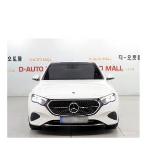 Mercedes-Benz Clase E E200 Avantgarde 2024, 13,389 km, Caja de Cambios Automática, Volante a la Izquierda, Cámara Trasera - Product Image 2