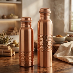 Juego de Botellas de Agua de Cobre Puro Hechas a Mano en India, Doble Tamaño, Beneficios Naturales para la Salud, Botella de Hidratación Metálica sin Juntas - Product Image 1