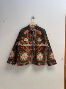 Veste en velours Suzani en gros, veste brodée à la main avec des motifs floraux, doublure intérieure en coton, veste en velours pour femmes, veste d'hiver en velours - Product Image 1