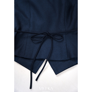 Chaleco de Traje NERINA para Oficina, Elegante, Azul Marino, con Solapa con Muescas, Manga Casquillo, Lazos Traseros y Peplum, para Mujer de Oficina, ODM OEM - Product Image 6