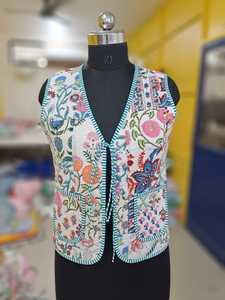 Chaleco Acolchado Bordado Floral para Mujer, Sin Mangas, Estilo Denim con Parches - Product Image 3