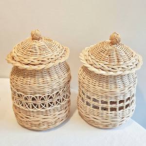 Cajas de almacenamiento de ratán de lujo hechas a mano, combo de cestas redondas, tarros con tapa a precio de mayoreo. - Product Image 2