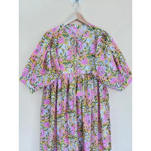 Vestido midi de algodón con estampado floral rosa para mujer, con cuello de lazo y manga corta abullonada, vestido informal de verano. - Product Image 6