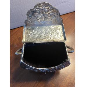 Bolso de mano de metal con relieve floral antiguo, hecho a mano y personalizable, para bodas y fiestas, de God Grace Craft - Product Image 6