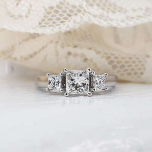 แหวนเพชรทรงปรินเซสคัท IGI/ เพชรเลี้ยงในห้องปฏิบัติการ วินเทจ ทองคำขาว 14k ทำมือ สำหรับงานแต่งงาน/งานหมั้น แหวนยูนิเซ็กซ์ เหมาะสำหรับวันครบรอบ - Product Image 2