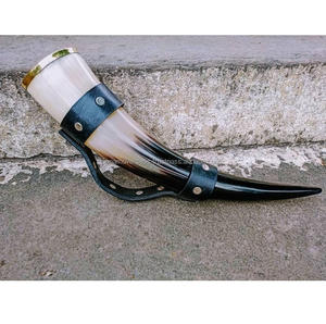 Copa para Beber Hecha a Mano con Cuerno de Vaca, Estilo Rústico Medieval - Product Image 2