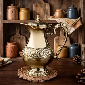 Carafe à eau en laiton, design floral artisanal, pichet à eau traditionnel, carafe décorative pour la maison, la cuisine, la table à manger - Product Image 4
