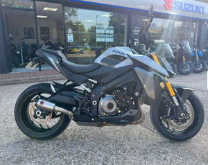 มอเตอร์ไซค์ GSX-S1000 Naked Petrol Manual Euro 5 (152 แรงม้า) 999 ซีซี ปี 2024 พร้อมระบบ ABS คุณภาพสูง มือสอง ความเร็วสูงสุด >80 กม./ชม. กำลังไฟ >2000 วัตต์ - Product Image 4