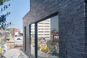 Panneaux de basalte gris 3D uniques avec finition à trou naturel Pierre de lave de haute qualité pour les murs intérieurs/extérieurs modernes - Product Image 5