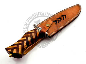 Nouveau Couteau de Chasse Artisanal Haut de Gamme avec Manche en Bois de Rose et Acier Damas, Lame Tranchante Type Bowie, avec Étui, pour Camping, Survie, Randonnée en Plein Air - Product Image 6