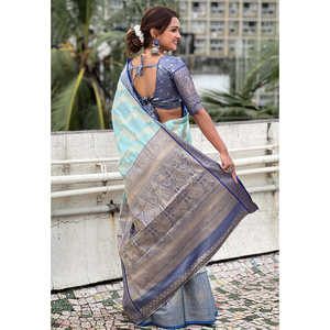 Sari en soie Kanjivaram bleue, tissu doux, Leheriya, tissage traditionnel Zari, vêtements indiens et pakistanais par Elite Weaves - Product Image 2
