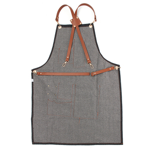Tablier en jean avec bretelles en cuir et poches pour chef cuisinier, barista, etc. - Product Image 5