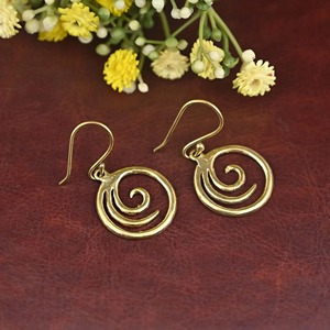 Servicios de Etiquetado para Artesanía Metálica: Pendientes de Latón con Código de Barras, Pendientes de Latón de Color Sólido, Pendientes de Metal Personalizados de Fábrica - Product Image 3