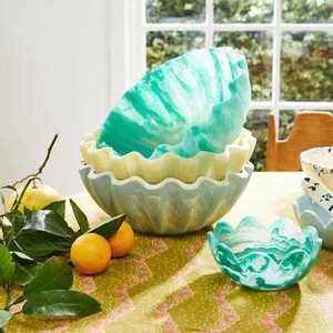 Bol de service à salade moderne et tendance en résine polie de luxe, écologique, résistant à la chaleur, compatible lave-vaisselle, durable, personnalisable pour la maison - Product Image 4