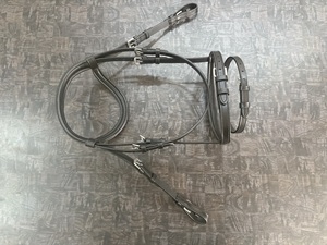 Bridon en cuir à nezelle à manivelle avec détails de couture pour équipement d'équitation - Product Image 5