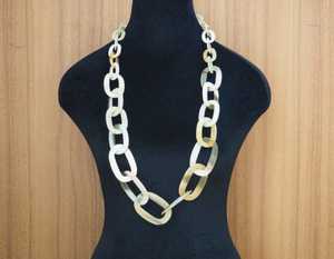 Collar de Cuerno de Búfalo Natural para Mujer, Joyería Moderna Tallada y Ecológica para Pascua - Product Image 1