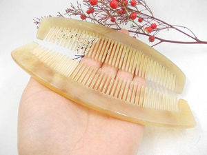 Peigne en corne de buffle pour cheveux, peigne en corne naturelle colorée de qualité supérieure pour extensions capillaires, fabriqué au Vietnam - Product Image 4