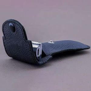 Maquinilla de afeitar clásica de doble filo con agarre cómodo para afeitado manual en húmedo, para el cuidado personal diario. - Product Image 4