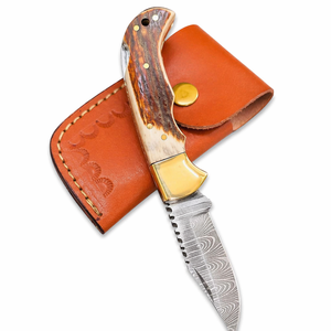 Couteau pliant utilitaire à lame droite de type Drop Point, fait main, en acier Damas, avec manche en corne et étui en cuir - Product Image 1