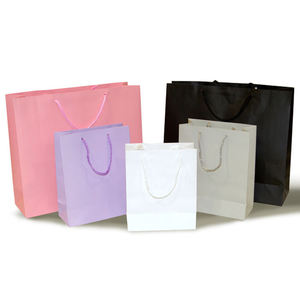 Bolsas de Compra de Papel Negro Mate de Lujo con Impresión CMYK Personalizada, Empaque Premium para Regalos y Ropa para Tiendas Minoristas Boxit.pk - Product Image 4