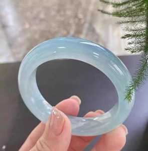 กำไลข้อมือเรซิ่นสีน้ำเงินทรงกลม งานฝีมือทำด้วยมือ - Product Image 1