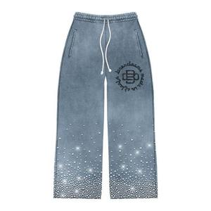 Pantalones de chándal anchos y holgados de camuflaje, estilo hip hop, de cintura media, lavados, personalizados al por mayor, para invierno, con corte acampanado, tipo cargo. - Product Image 2