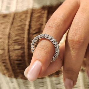 Anillo de Compromiso Clásico Solitario de Oro Blanco Sólido de 14K/18K con Diamante Cultivado en Laboratorio de Corte Brillante VVS, Anillo de Eternidad para Boda - Product Image 3