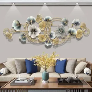 Décoration murale en métal artisanal avec motif floral décoratif pour salle à manger, rehaussant le style intérieur avec une finition élégante. - Product Image 3