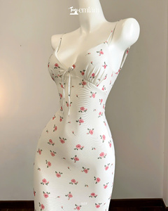 Vestido Maxi para Mujer al por Mayor - Estilo Vintage, Largo, Ajustado, con Tirantes Finos y Relleno en el Busto ET1459 - Product Image 5