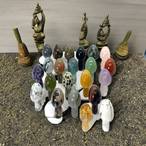 Colgantes de hongos de piedra natural al por mayor, amuletos de hongos de cristal curativos tallados a mano - Colgantes de piedras preciosas auténticas - Product Image 1