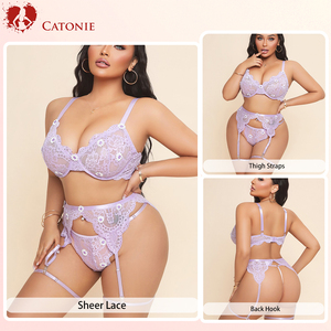 Set di Lingerie <span class=keywords><strong>in</strong></span> Pizzo Plus Size 3 Pezzi: Reggiseno, Mutandine e <span class=keywords><strong>Reggicalze</strong></span> <span class=keywords><strong>in</strong></span> Viola Chiaro - Product Image 3