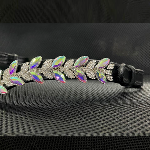 Diadema de cuero iridiscente con cristales en forma de onda para caballo, cosida a mano, resistente, personalizable, con adornos ecuestres. - Product Image 2