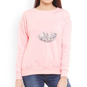 เสื้อสเวตเชิ้ตผู้หญิงสีชมพูอ่อนประดับเลื่อมและลูกปัดลายปักด้านหน้า คอกลม ไหล่ตก ทรงหลวม ผ้าฝ้าย แฟชั่น รับผลิตแบบ OEM - Product Image 1
