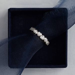 Anillo de Eternidad de Oro Blanco de 14K con Diamante Cultivado en Laboratorio con Corte Corazón - Product Image 3