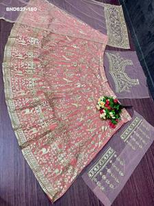 Dernière collection de Lehenga Choli et Dupatta indiens traditionnels en tulle souple avec broderie, miroirs et travail manuel, tenue ethnique pour mariage - Product Image 2